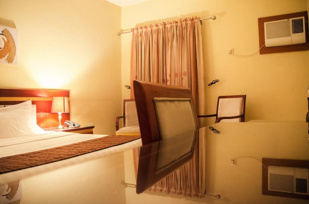 Hotel Rosebud Abuja Ngoại thất bức ảnh